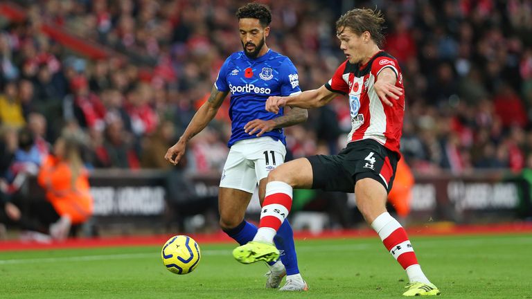 Jannik Vestergaard (r.) wird mit einer Rückkehr zum SV Werder Bremen in Verbindung gebracht. 