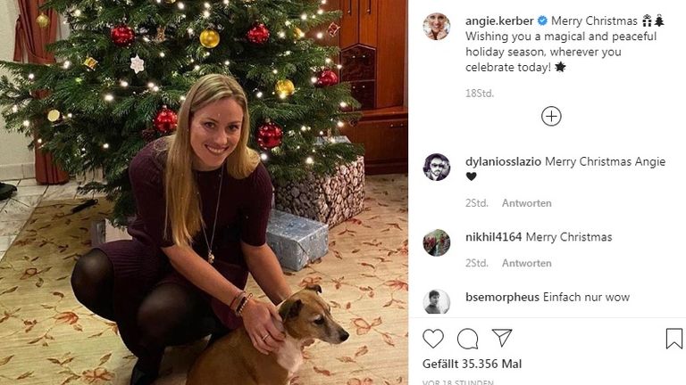 Wimbledonsieger Angelique Kerber verwöhnt ihren Hund an Weihnachten. (Quelle: instagram.com/angie.kerber)