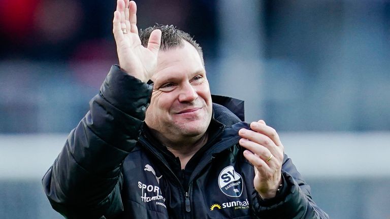 Uwe Koschinat verlängert seinen Vertrag um zwei Jahre beim SV Sandhausen.