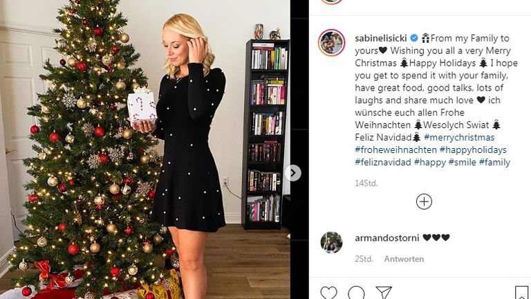 Sabine Lisicki, Wimbledon-Finalistin von 213, hat sich reich beschenken lassen. (Quelle: @sabinelisicki)