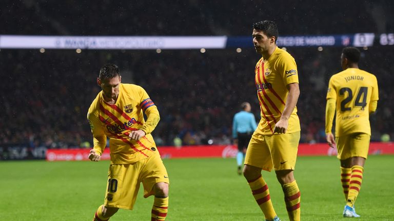 Lionel Messi jubelt zusammen mit Luis Suarez nach seinem Treffer zum 1:0 gegen Atletico Madrid.