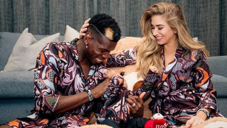 Weltmeister Paul Pogba im auffälligen Outfit (Quelle: instagram.com/paulpogba)