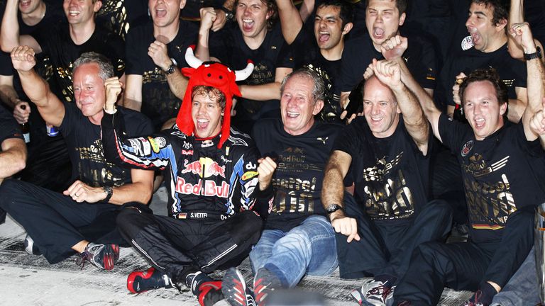 Wie die Zeit vergeht... Am 14. November 2010 holt Sebastian Vettel mit Red Bull seinen ersten WM-Titel - und wird jüngster Formel-1-Weltmeister der Geschichte.