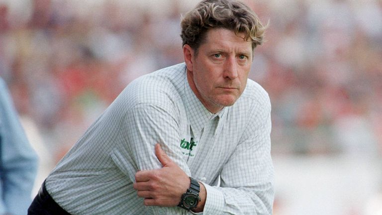 Toni Schumacher wurde 1999 als Trainer von Fortuna Köln in der Halbzeit entlassen. Beim Stand von 0:2 gegen Waldhof Mannheim geriet der frühere Nationaltorwart heftig mit Vereinspräsident Jean Löring aneinander. "Ich als Verein musste reagieren", erklärte Löring, der in der zweiten Halbzeit selber auf der Bank saß.