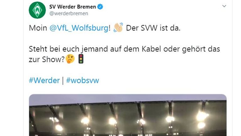 Werder Bremen wundert sich über das Flutlicht in der Volkswagen Arena. (Bildquelle: Twitter @werderbremen).