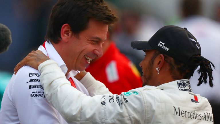 Toto Wolff hofft auf einen Verbleib von Lewis Hamilton bei Mercedes.