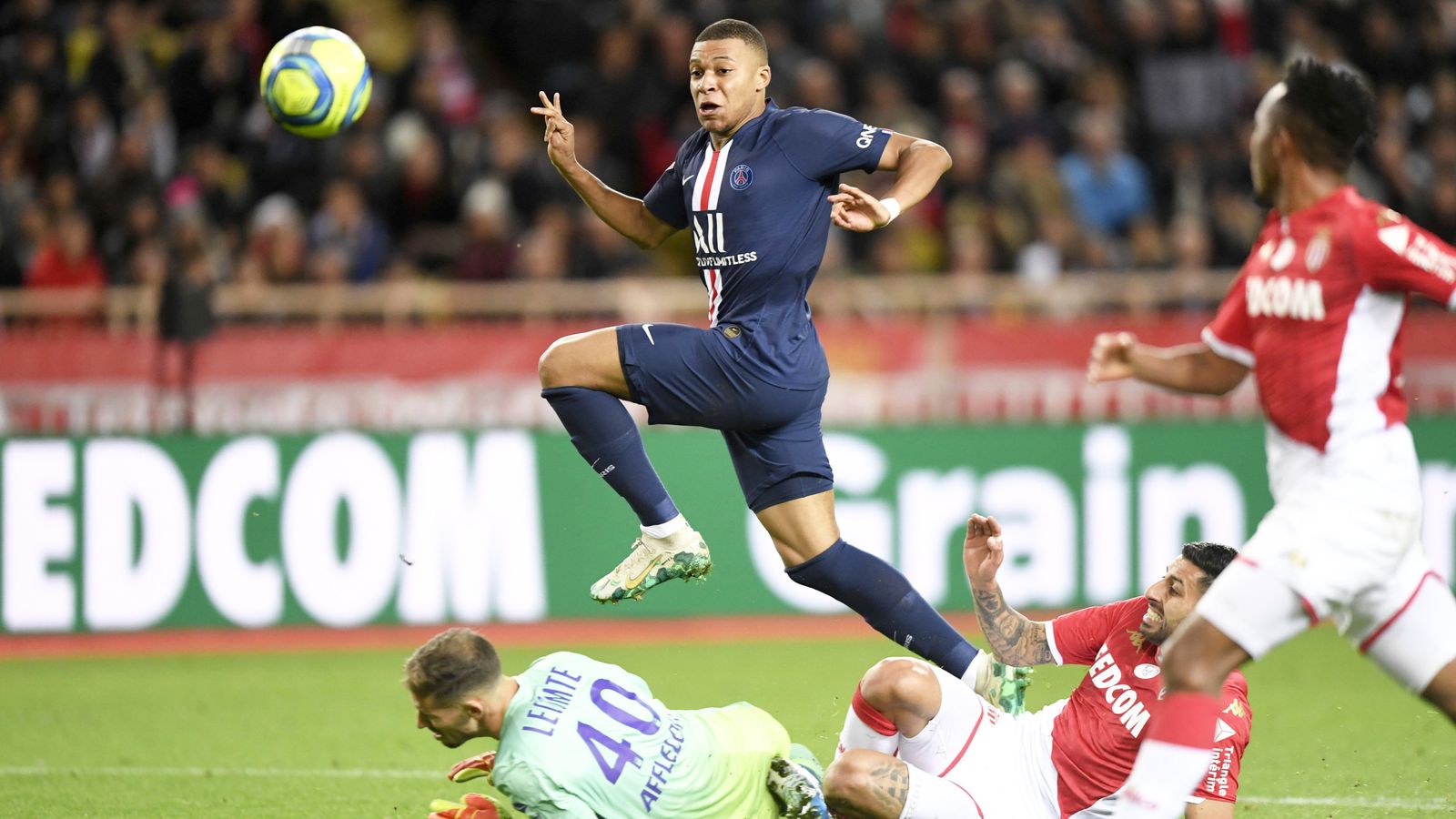Ligue 1: Kylian Mbappe trifft doppelt gegen Monaco - PSG ...