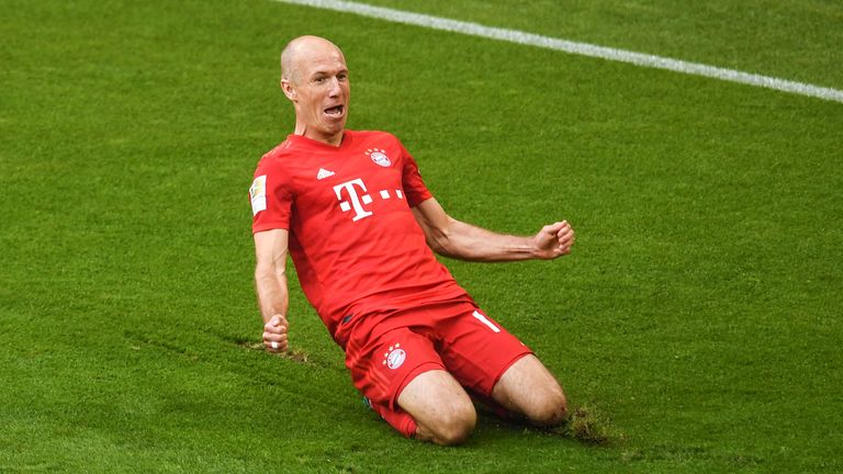 2. Niederlande (924 Tore) – bester Torjäger: Arjen Robben (99)