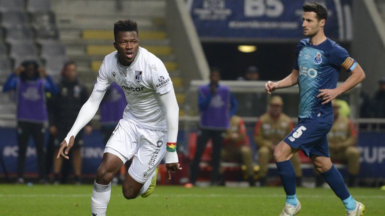 Edmond Tapsoba - von Vitoria Guimaraes zu Bayer Leverkusen