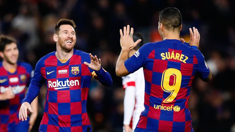 Platz 3: Lionel Messi und Luis Suarez. Auf dem Feld wie abseits des Platzes ein Traum-Duo. Sie erzielen gemeinsam 24 Tore und bereiten 13 weitere für Barca vor. 