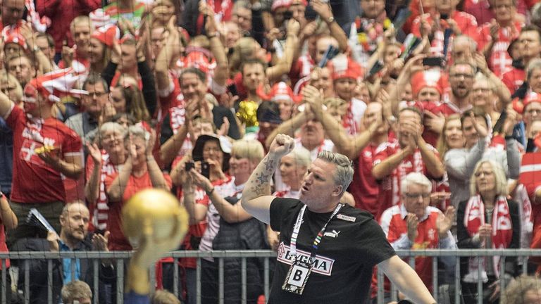 Nationaltrainer Nicolaj Jacobsen wurde mit Dänemark bereits Olympiasieger und Weltmeister. Nun peilt er den Titel bei der EM an.