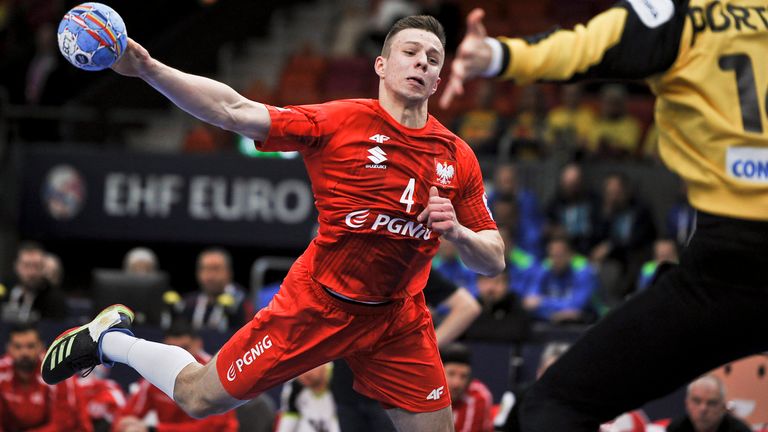DER JÜNGSTE: Michal Olejniczak. Mit gerade einmal 18 Jahren ist der Pole der jüngste Spieler dieser Europameisterschaft. Mit Polen hat er es nicht in die Hauptrunde geschafft, doch werden wir ihn bestimmt noch bei weiteren Turnieren sehen.