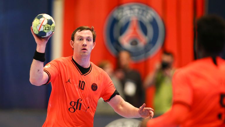 Sander Sagosen: Handball-Freunde dürfen sich ab der nächsten Saison auch auf diesen internationalen Super-Star freuen. Der Norweger wird im Sommer von Paris nach Kiel wechseln. Mit Norwegen ist er bei der EM heißer Anwärter auf den Titel.  