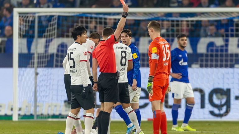 Alexander Nübel (FC Schalke 04): Der Torhüter sah nach einem unbeabsichtigten Kung-Fu-Tritt die rote Karte und wurde für vier Spiele gesperrt. Er fehlt somit auch zum Rückrundenstart.