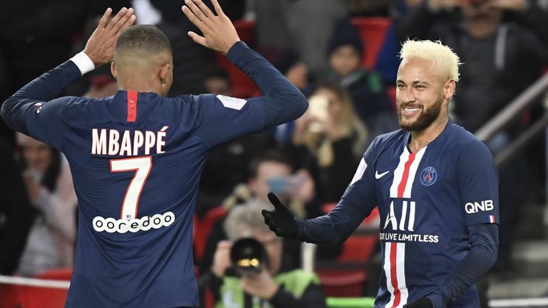 Platz 10: Kylian Mbappe und Neymar. 21 Tore und acht Assists gehen auf das Konto der beiden. Für PSG könnte es nicht besser laufen. In der französischen Liga steht Paris ganz oben. 