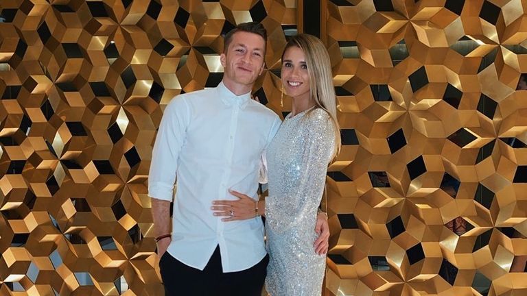 Dortmunds frisch verheirateter Marco Reus hat sich mit seiner Frau Scarlett rausgeputzt (Quelle: Instagram/scarlettgartmann).