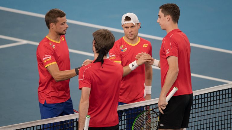 Nach der Hymnen-Panne gab es auch noch Tennis: Die Belgier setzten sich mit 3:0 durch. 