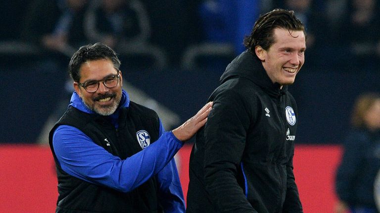 Schalke-Trainer David Wagner lobt Michael Gregoritsch nach dem Match gegen Gladbach. 