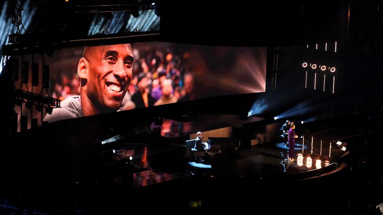 In einer emotionalen Gedenkfeier hat die Basketball-Welt Abschied von Kobe Bryant genommen.