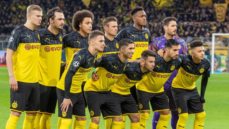 Borussia Dortmund läuft ab der Saison 2020/21 mit zwei Trikotsponsoren auf. 