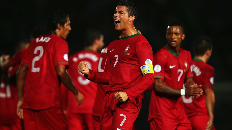 Spiel 633: Im Herbst 2013 liegt Portugal mit 1:2 gegen Nordirland zurück. In der zweiten Halbzeit stellt Portugals Kapitän durch seinen ersten Hattrick im Nationaltrikot auf 4:2. 