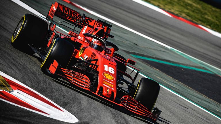 Der neue Ferrari dreht seine ersten Testrunden in Barcelona.
