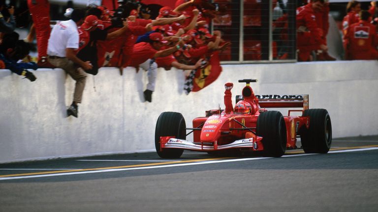 2001: Michael Schumacher im F2001.