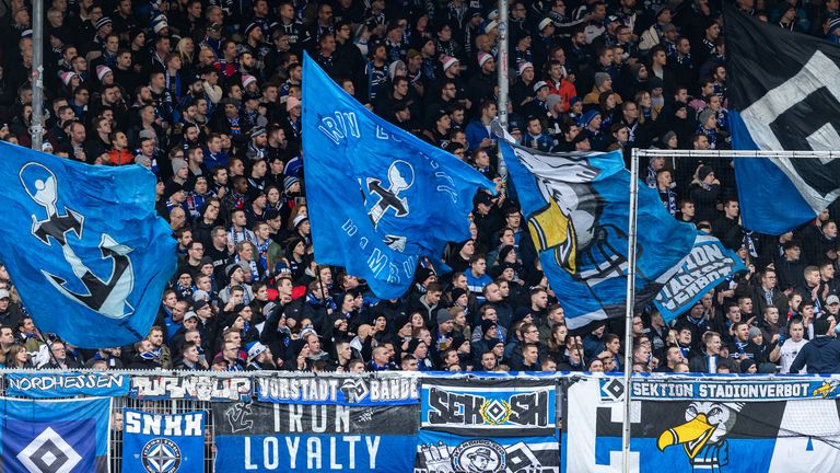 Der HSV darf kontrolliert Pyrotechnik abbrennen.