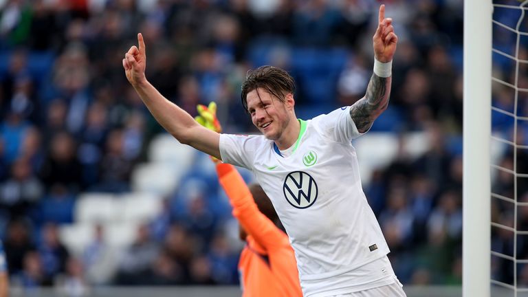 Wout Weghorst trifft dreifach für den VfL Wolfsburg. 