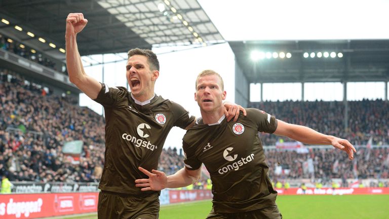 Letze Woche erste konnte der FC St. Pauli ein Unentschieden Zuhause gegen den Tabellendritten VfB Stuttgart feiern. Und die Mannschaft darf sich weiter freuen, denn ihre Spielstätte wird ihnen noch einige Zeit erhalten bleiben. 