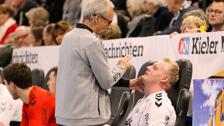 Patrick Wiencek erleidet im Spiel gegen Erlangen eine Gehirnerschütterung. 