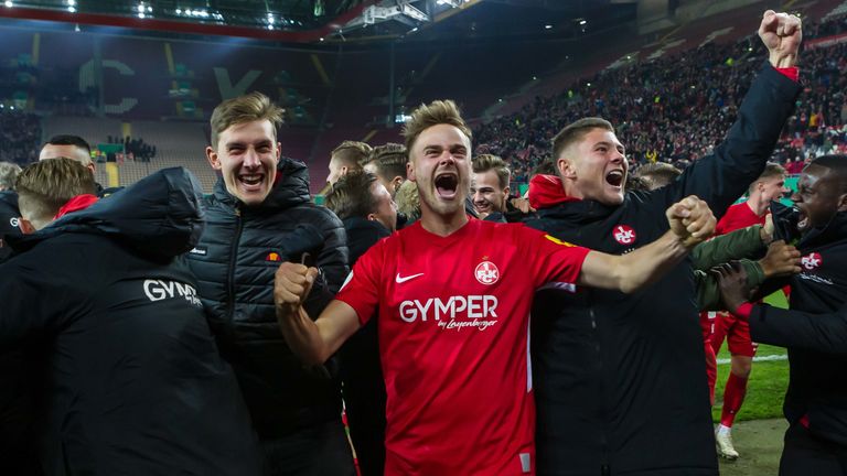 1. FC KAISERSLAUTERN - Punkteschnitt 2,1 
In der letzten Pokalrunde schlugen die Lauterer den 1. FC Nürnberg. Auch danach gab es eine Menge Grund zur Freude, von acht Spielen seit der Pokalnacht ging nur eines verloren. 