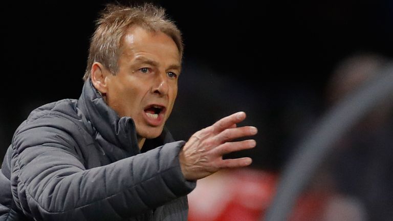 Jürgen Klinsmann kritisiert Hertha-Geschäftsführer Michael Preetz.