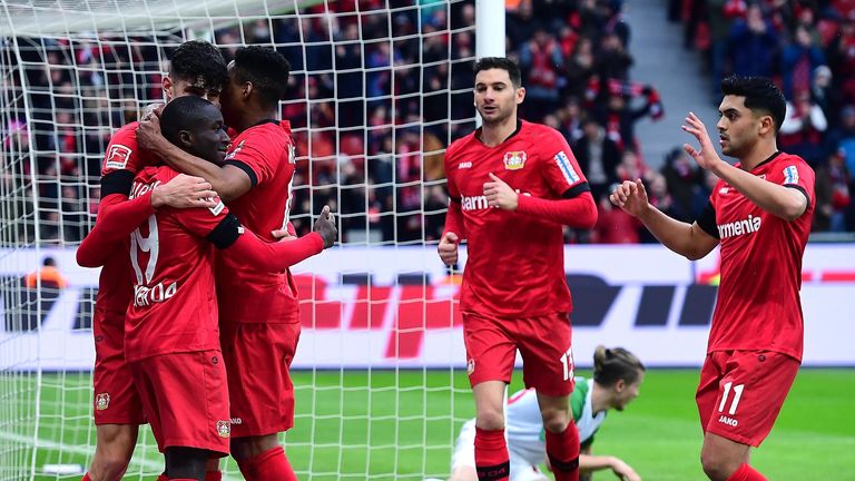 Leverkusen holt drei Punkte gegen Augsburg. 