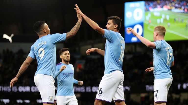 Manchester City schlägt West Ham United.