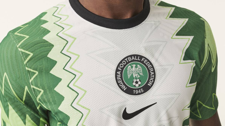 Nike hat das neue Trikot für die nigerianische Fußball-Nationalmannschaft vorgestellt. (Foto: twitter.com/thenff)