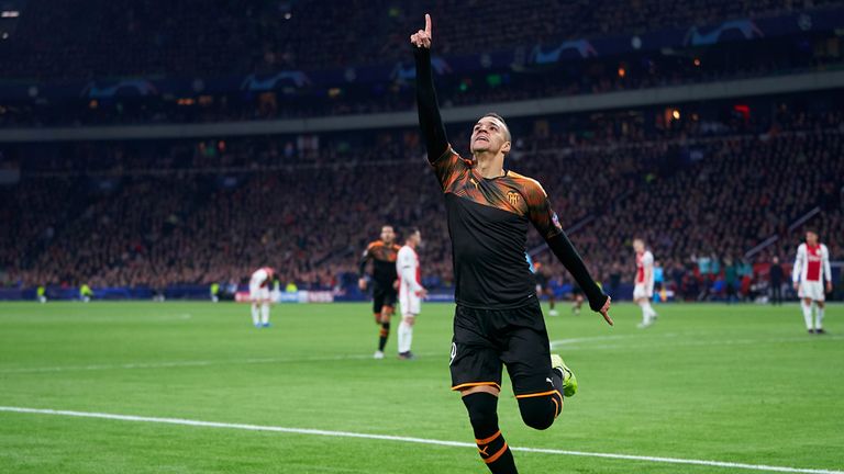 Platz 11 - FC Valencia: Überraschte in der Gruppenphase als Gruppenerster und warf Ajax aus der Königsklasse. Können die Spanier im Achtelfinale einen draufsetzen? In der La Liga fehlte zuletzt die Konstanz (Rang 7, 1 Punkt aus 3 Spielen).