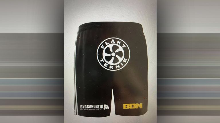 Die Hose zum neuen Karlstad-Trikot. (Bildquelle: Facebook)