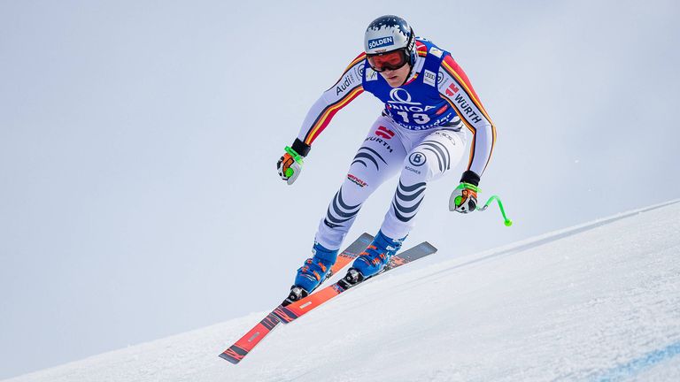 Wettkampfpause für Thomas Dreßen: Beim Super-G-Weltcup im österreichischen Hinterstoder kugelte sich der Garmisch-Partenkirchener beide Schultern aus. 