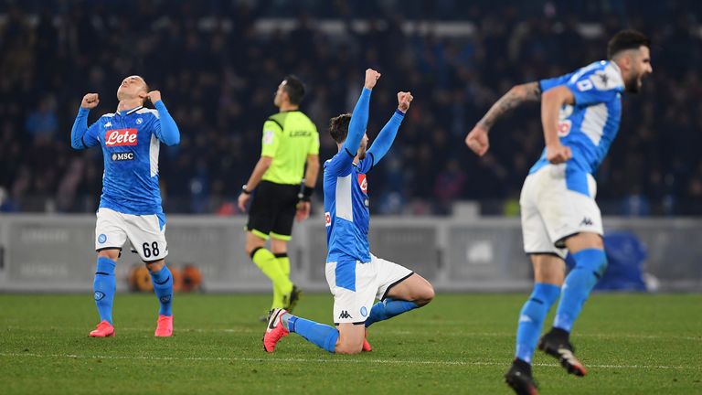 Platz 14 - SSC Neapel: Trotz Weiterkommen musste Coach Ancelotti im Dezember die Koffer packen. In der Serie A läuft man mit Rang 11 auch unter Gattuso den Erwartungen hinterher. Aber: die Siege gegen Juventus und Inter ließen zuletzt aufhorchen.