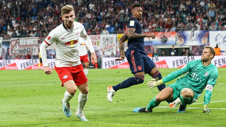 Timo Werner (l.) und RB Leipzig gastieren zum Topspiel des 21. Spieltag beim FC Bayern München um Kapitän Manuel Neuer (r.).