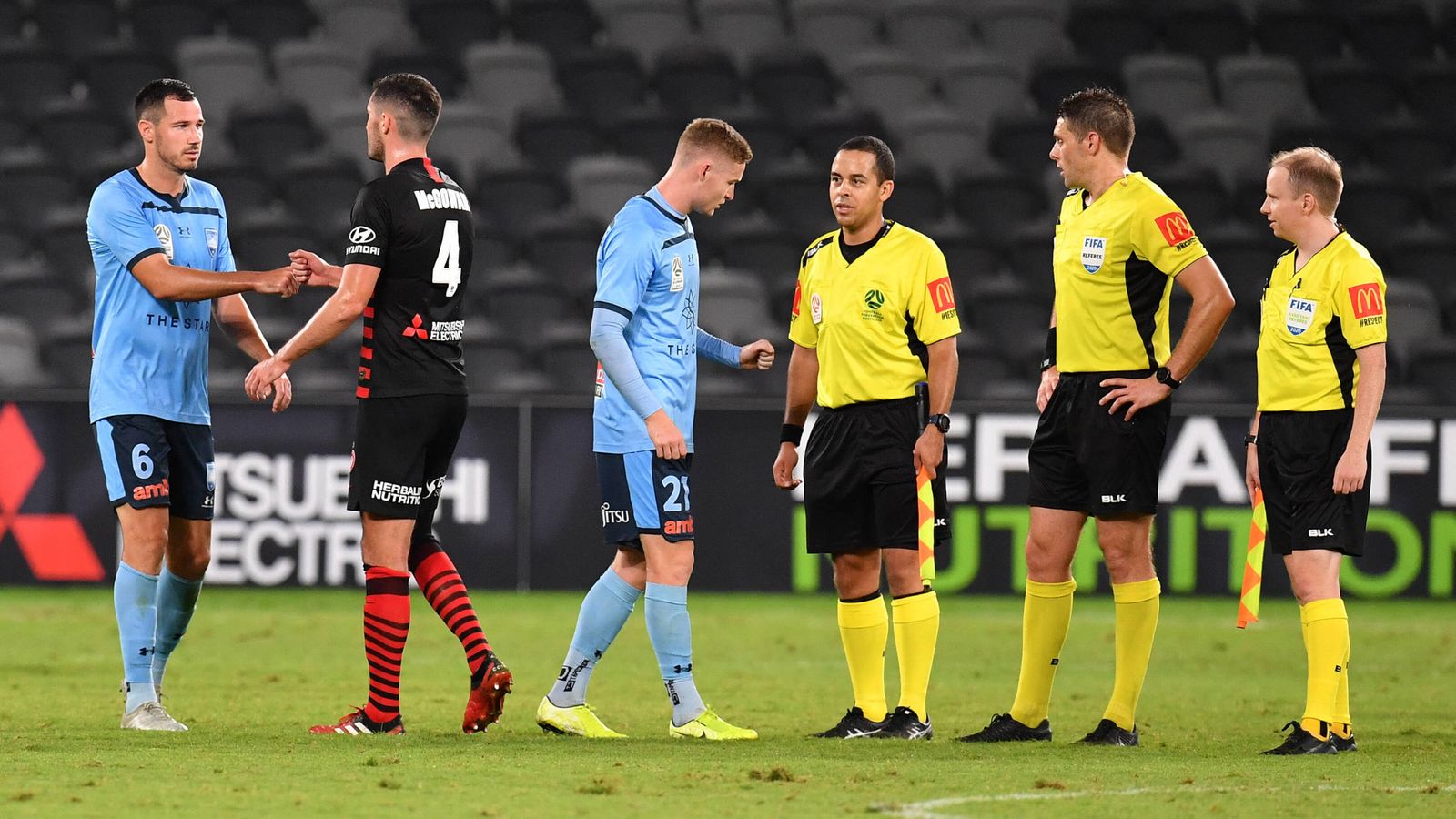 Sydney FC und Western Sydney Wanderers trennen sich unentschieden ...