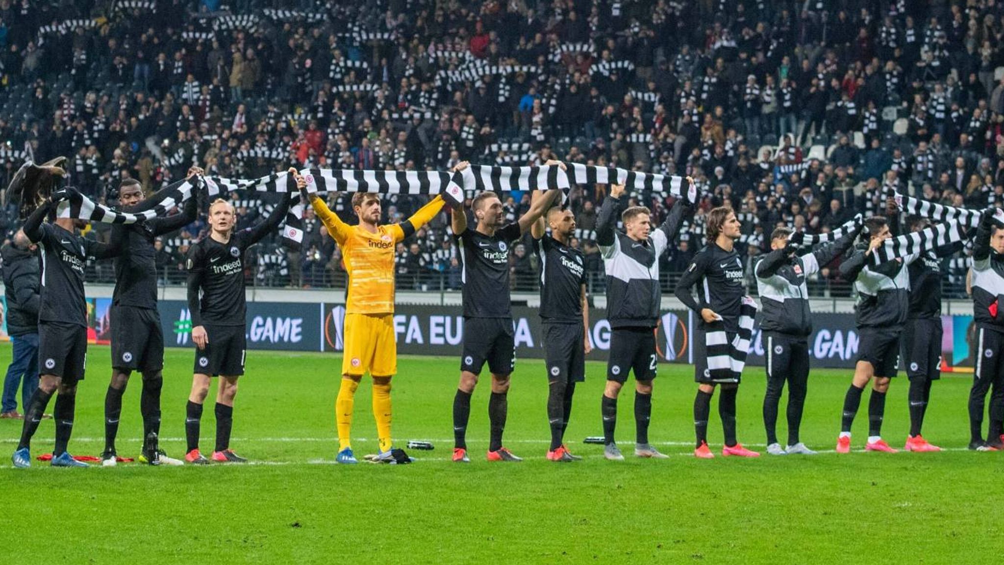 Eintracht Frankfurt: Europa League mit Fans - Bundesliga ohne Fans