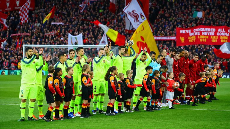 Die Mutter aller Comebacks: Eine 0:3-Niederlage in Spanien wandelt Liverpool durch ein furioses 4:0 gegen Barcelona noch in ein Finalticket um. Im Anschluß gewinnen die Reds den Henkelpott gegen Tottenham. 