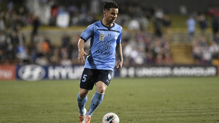 Alexander Baumjohann spielte von 2018 bis 2019 für die Western Sydney Wanderers. Seit 2019 läuft er für Sydney FC auf. Zuvor war der Mittelfeldspieler u.a. für den FC Bayern aktiv.