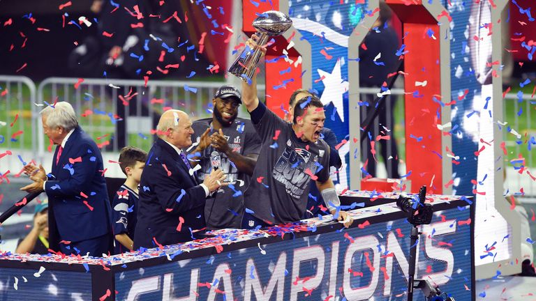 Meiste Super Bowl Siege (6): Ganze sechs Mal konnte Tom Brady den Super Bowl mit seinen Patriots gewinnen: 2001, 2003, 2004, 2014, 2016 und 2018.