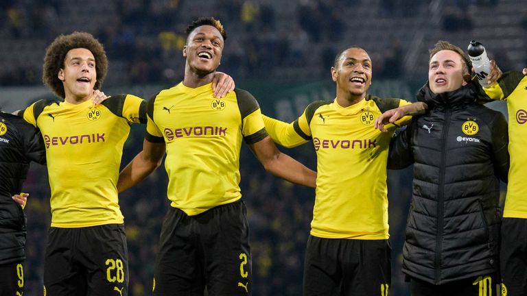 Marktwert des Kaders:
Gladbach: 370 Millionen Euro
BVB: 755 Millionen Euro
