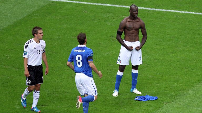 28. Juni 2012: Balotelli wird im EM-Halbfinale zum Deutschland-Schreck. Dem Italiener gelingt beim 2:1-Sieg ein Doppelpack für die Italiener. Özils Anschlusstreffer kommt zu spät.
Trainer: Joachim Löw