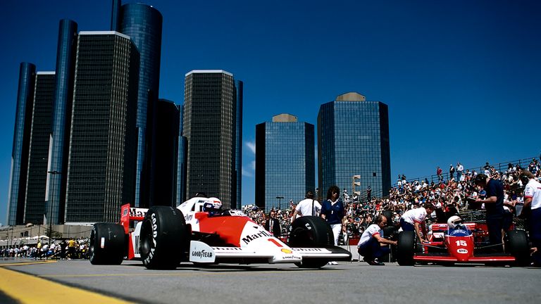 1986: Zweiter Titel in Folge für Alain Prost (links). McLaren darf erneut seinen Fahrer feiern. 