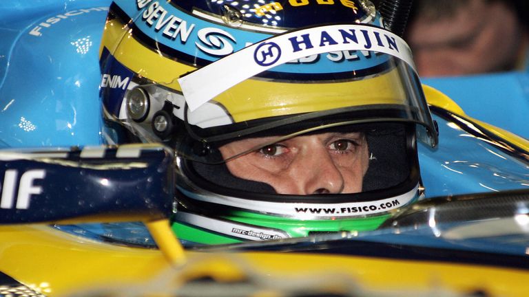 2005: Der Italiener Giancarlo Fisichella darf sich zur Abwechslung Sieger des ersten Rennens im neuen Jahr nennen. Im Renault fährt er seinen Konkurrenten im Albert Park davon.